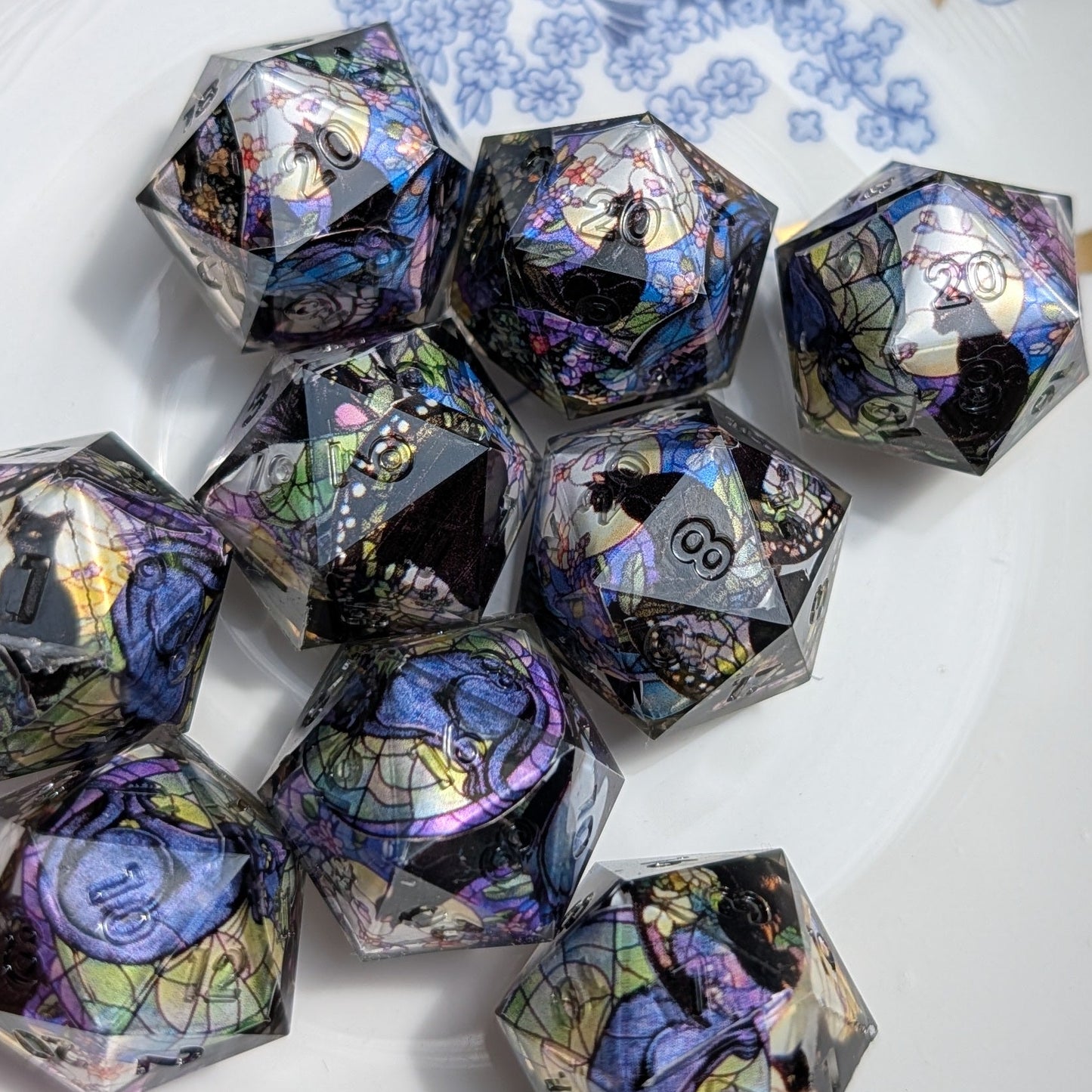Single D20 (22mm) Stained Glass Cat