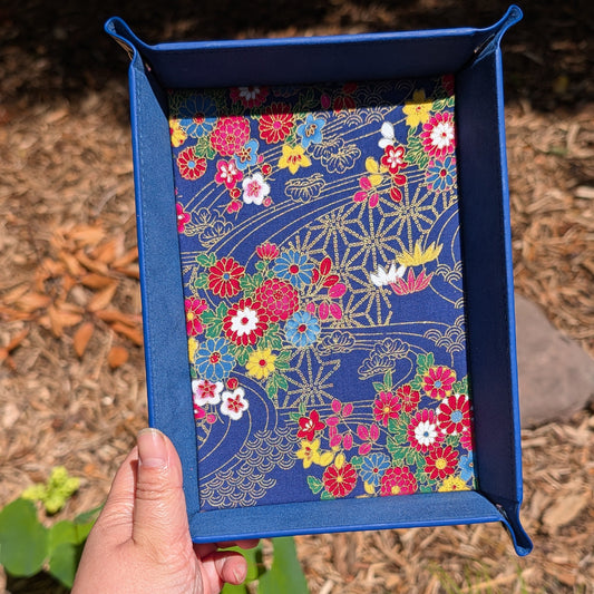 Blue Small Floral Wave Kimono Pattern Velvet Dice Tray