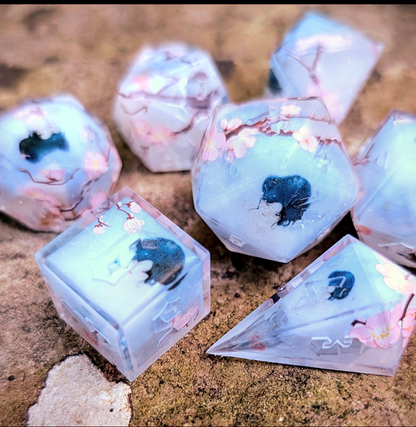 Yuki Onna Artist Collab 7pc Alt Shaped Dice