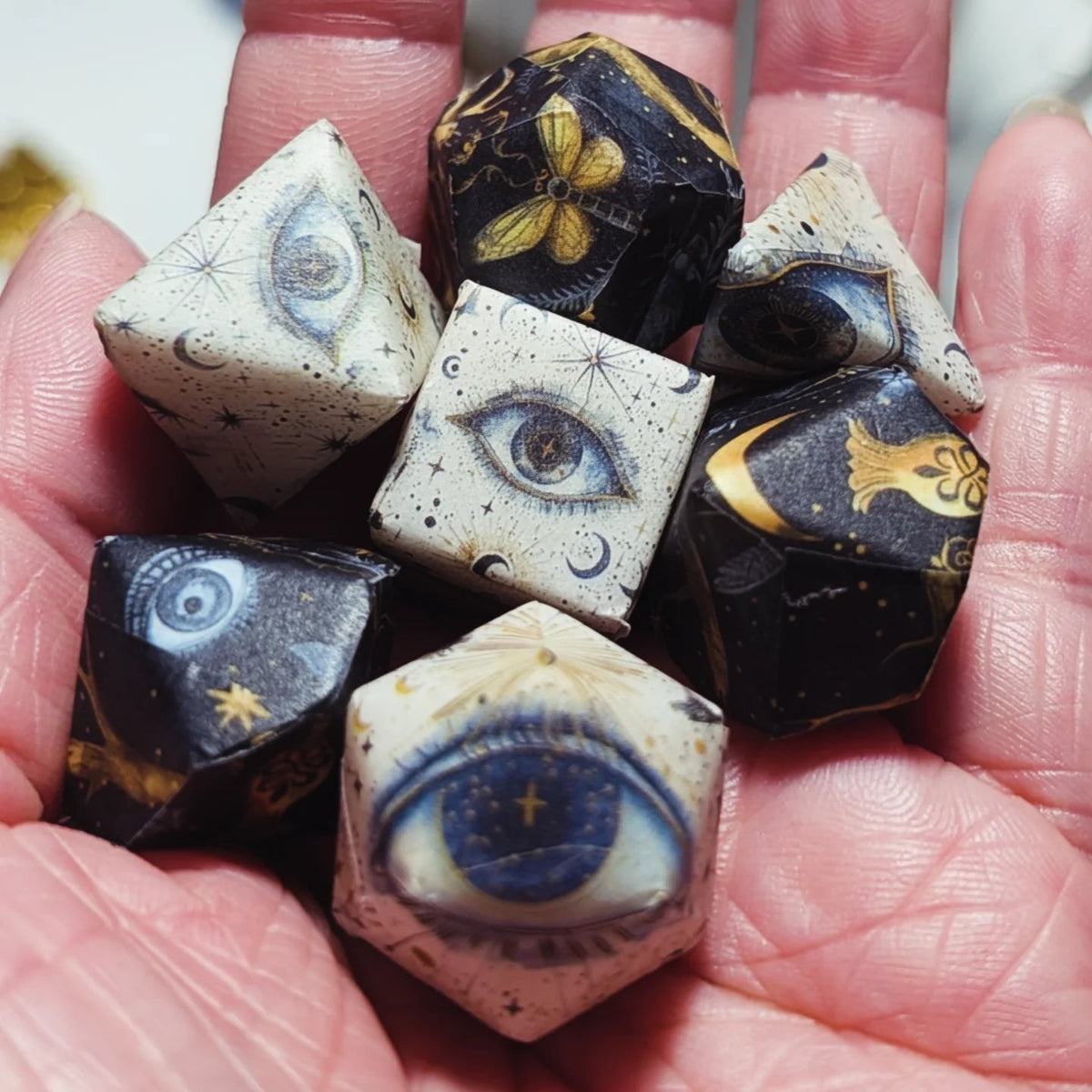Eyes of the Beholder 7pc Dice Set