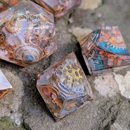 Getting Into Gears Alt Shaped 7pc Dice Set