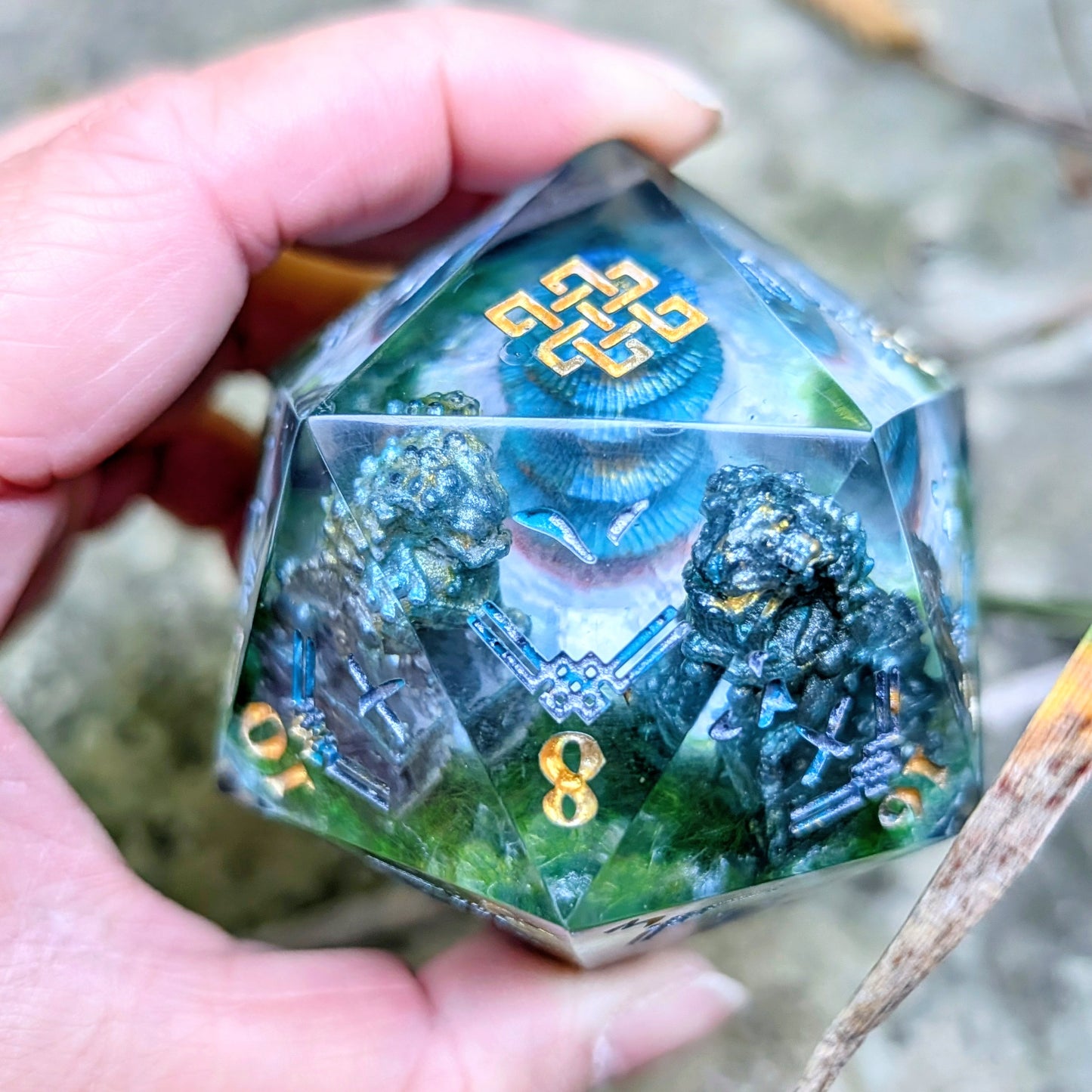 Gold That Can't Be Reached 55mm Diorama Kanji Chonk